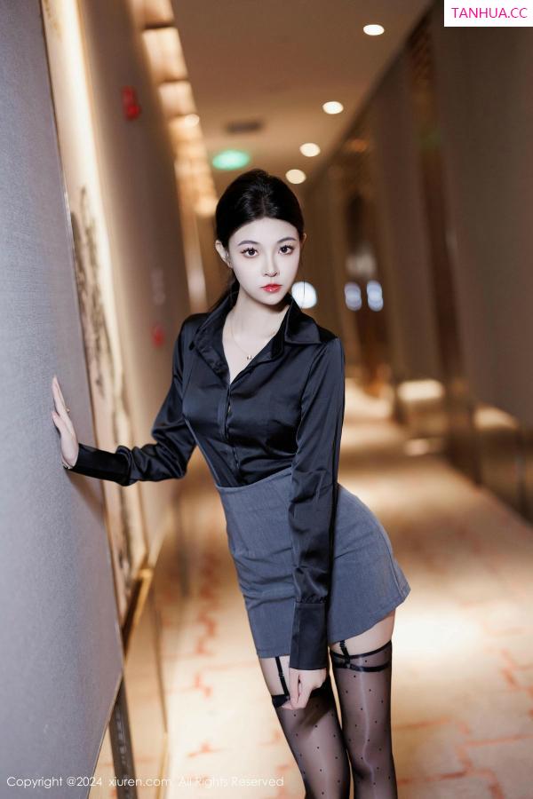   [XiuRen]高清写真图 2024.12.16 No.9604 初梦瑶 美腿黑丝第8张图片